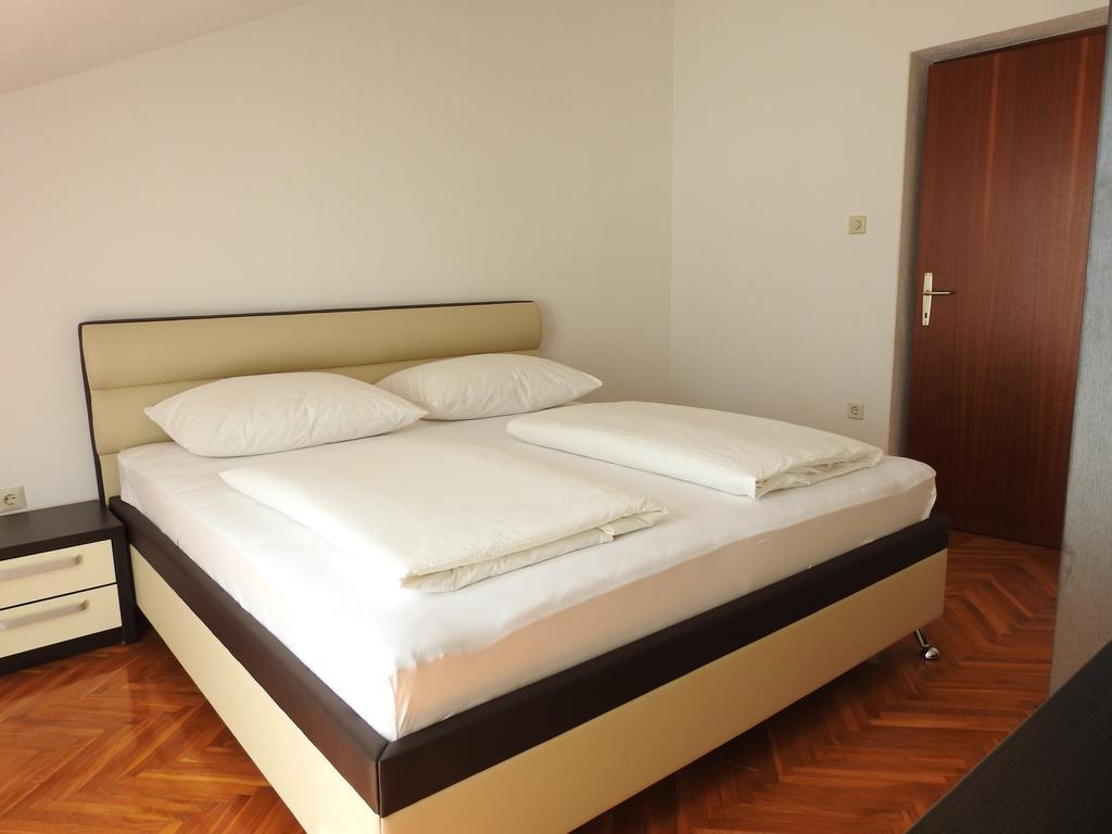 Marini Apartmani Trogir Exteriör bild